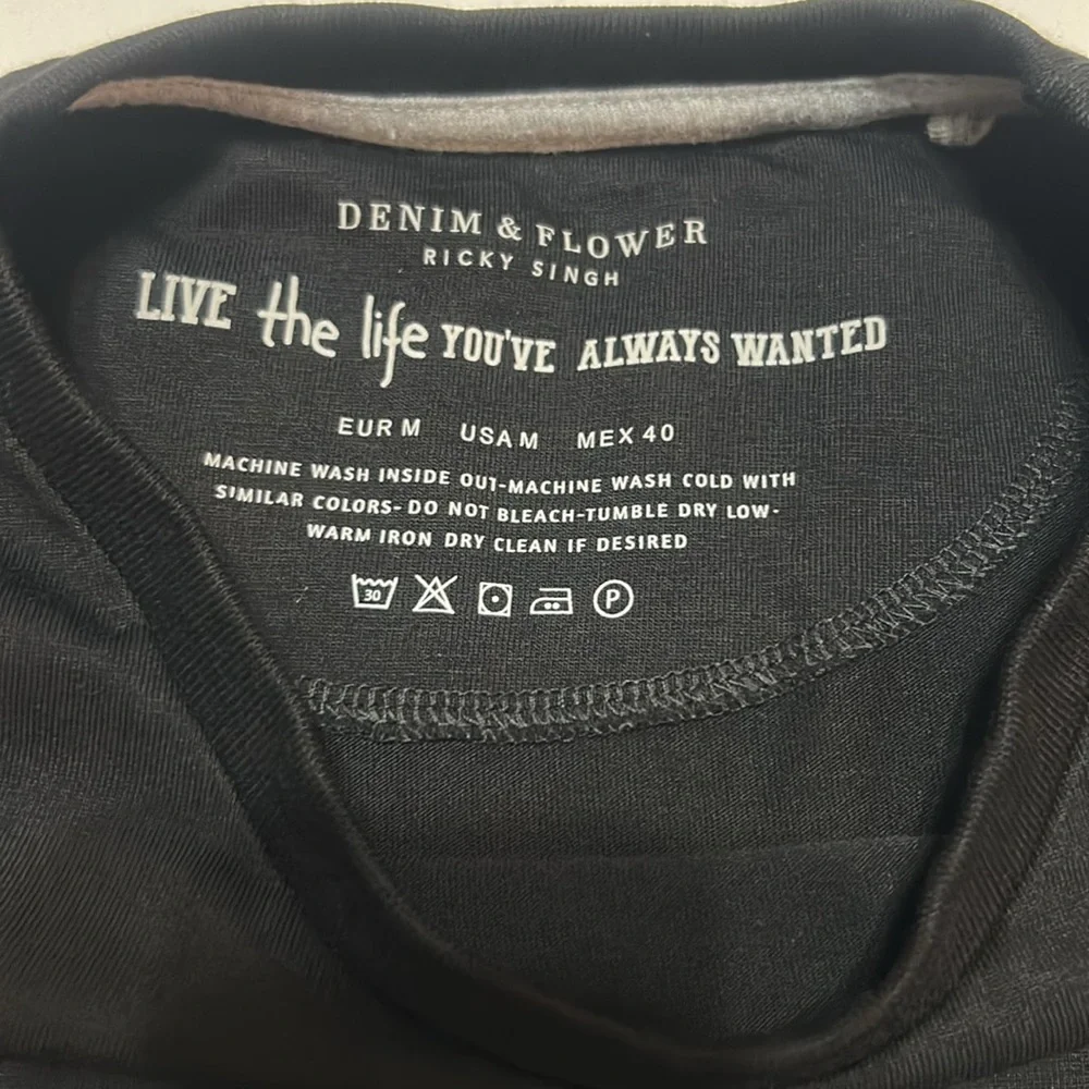 Denim&Flower Ricky Singh Unisex Black T-Shirt with Bear Graphic M like new - Picture 3 of 6